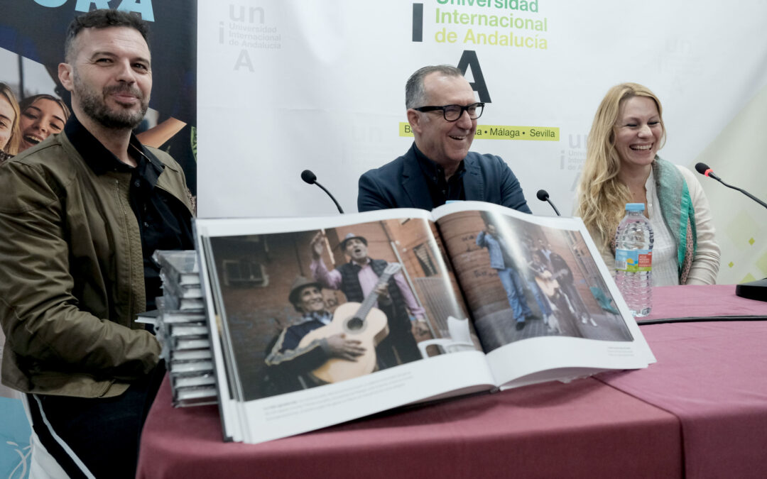 Guadalquivir: «Lo que susurra un barrio» en la lente de Rafael Alcaide y Paco Pérez Valencia