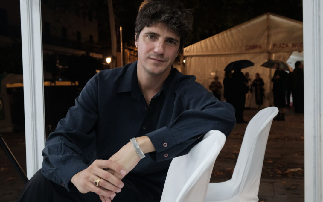 «Ese de anoche», mirando a lo que viene. Antología poética de Alejandro Simón Partal