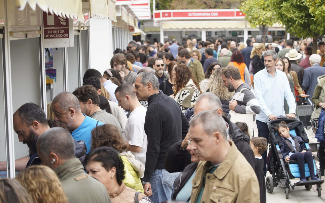 La Asociación Feria del Libro de Sevilla califica la última edición de “histórica” tras superar en público y ventas la edición récord de 2002